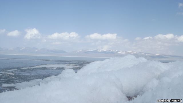 Снег в Киргизии