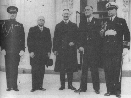 Ялмар Шахт на высокопоставленной встрече франкмасонов с Президентом Франклином Рузвельтом (франкмасоном в 33-й степени)