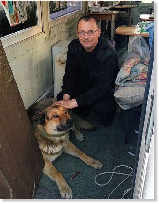 Рыжий с новым хозяином. ФОТО Камчатский приют для бездомных собак 
