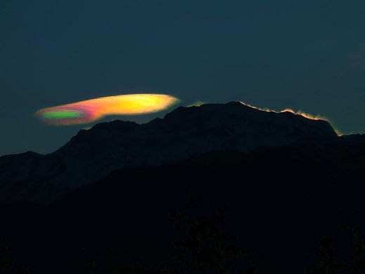 irredescent cloud