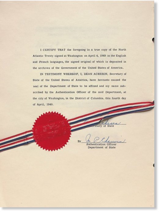 Страница аутентификации Североатлантического договора, заверенная госудаственным секретарем США Дином Ачесоном