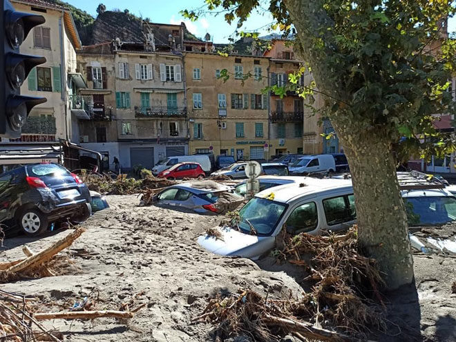 Катастрофические последствия шторма «Алекс» во Франции и Италии: 3 жертвы, сотни разрушенных домов