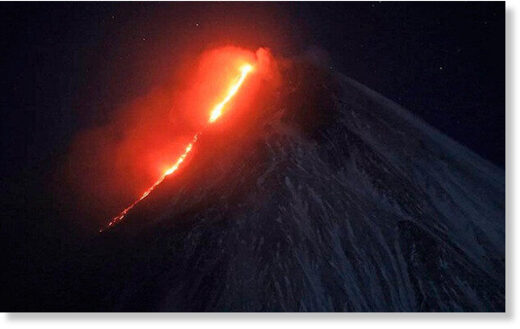 Извержение вулкана Ключевской на Камчатке