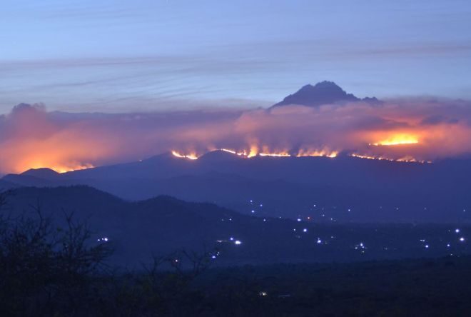 Пожар на горе Килиманджаро может стать крупнейшим в ее истории