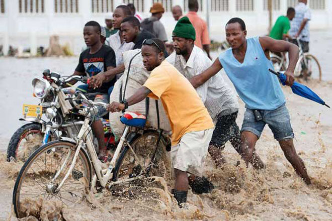 Наводнения в столице Танзании унесли жизни 12 человек