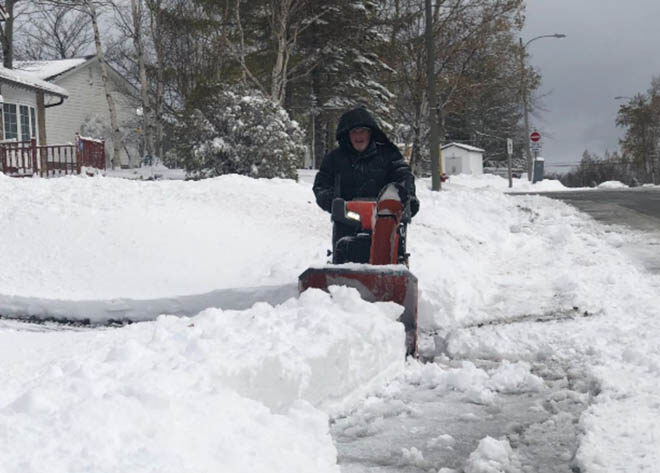 На Атлантическую Канаду обрушилось почти 30 см снега