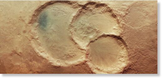 Астрономы обнаружили загадочно сформированный тройной кратер на Марсе