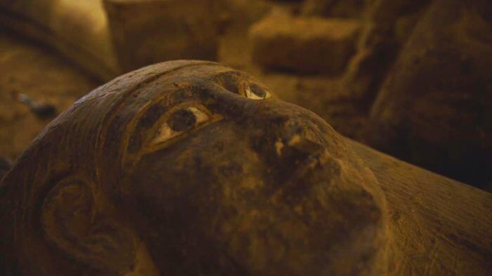 Саркофаг, найденный в Саккаре в сентябре. (Министерство туризма и древностей)
