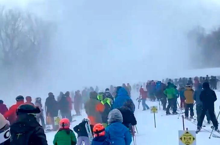На американском горнолыжном курорте бушевал снежный вихрь