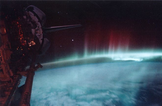 Ученые доказали существование ураганов космической плазмы над Северным полюсом