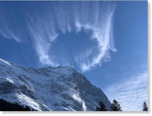 Странные круглые облака появились над швейцарскими Альпами