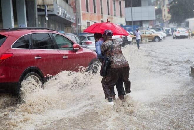По столице Анголы пронеслись смертоносные потоки воды