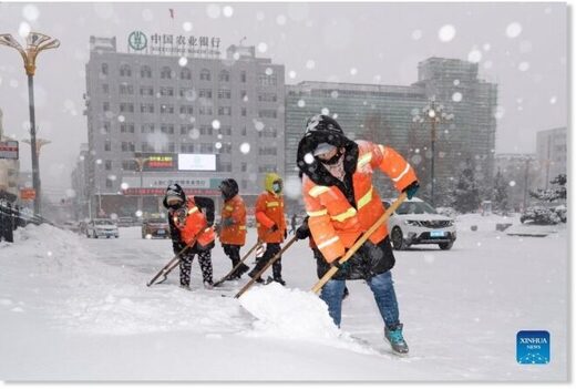 Сильные снегопады обрушились на северо-восток Китая