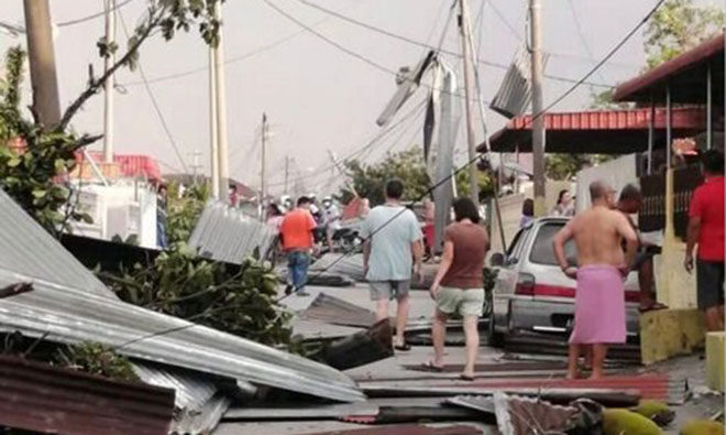 Мощный шторм повредил дома на западе Малайзии