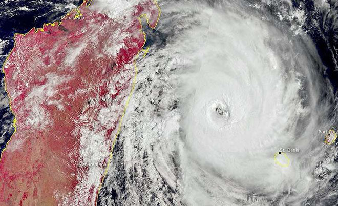 На Мадагаскар движется мощный циклон «Бацирай»