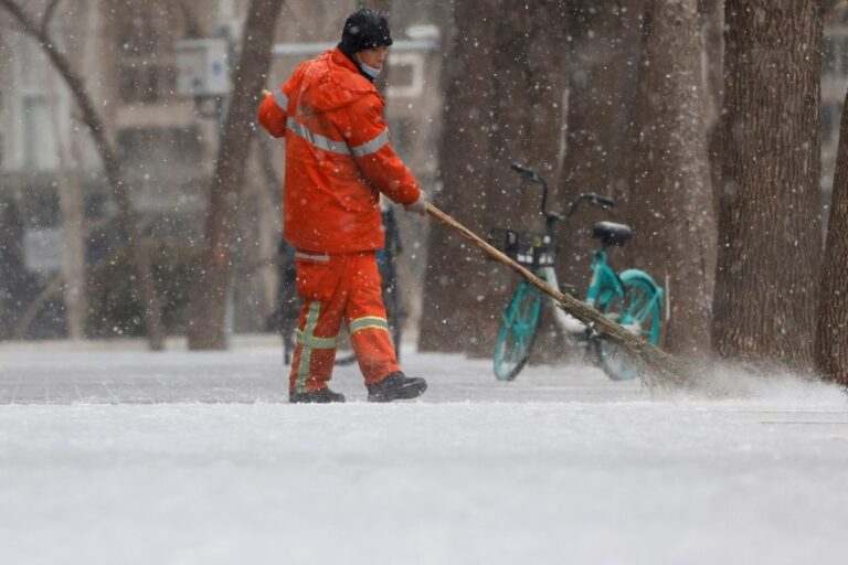 На Китай обрушилась снежная буря
