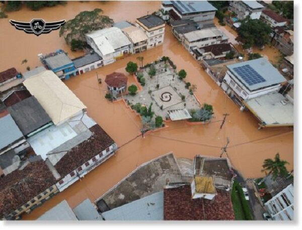 От наводнений страдают тысячи людей в штатах Минас-Жерайс и Рио-де-Жанейро, Бразилия