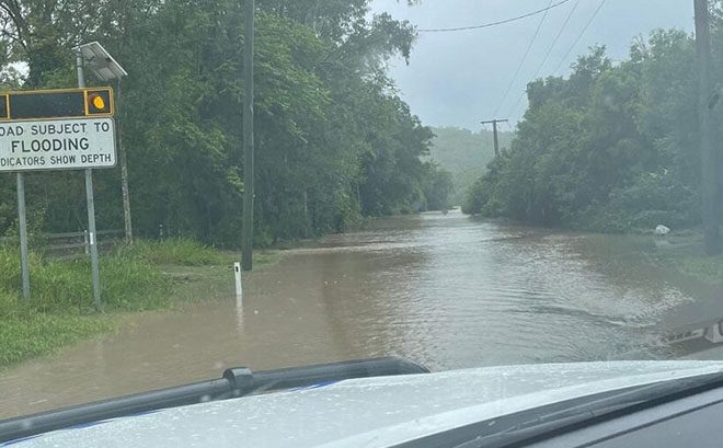 Внезапные наводнения в Квинсленде: спасатели выезжали 100 раз на вызовы