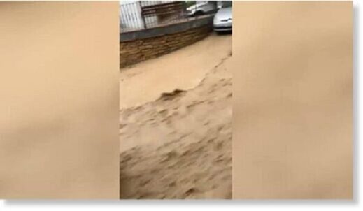Внезапные наводнения обрушились на Кадис в Испании