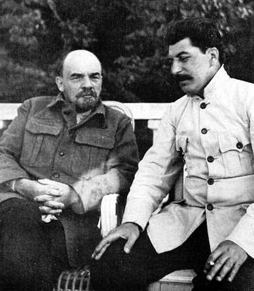 В. И. Ленин и И. В. Сталин – советские руководители, создавшие Украину в нынешних границах