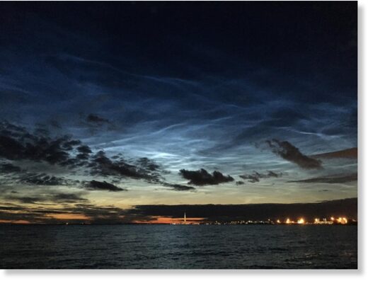 Серебристые облака над Финским заливом. Санкт-Петербург, 2022