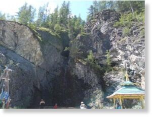 Неизведанные пещеры нашли иркутские учёные в Бурятии