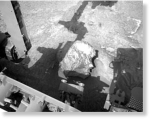NASA нашла на поверхности Марса инопланетный метеорит