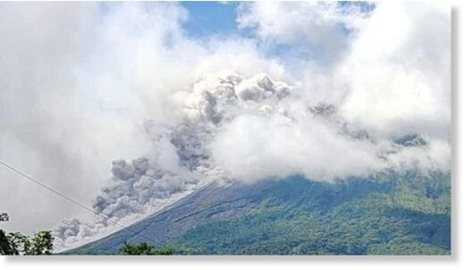 В Индонезии произошло извержение вулкана Мерапи