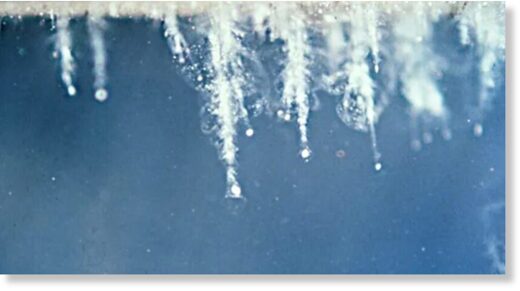 Кометная пыль в аэрогеле, собранная миссий Stardust