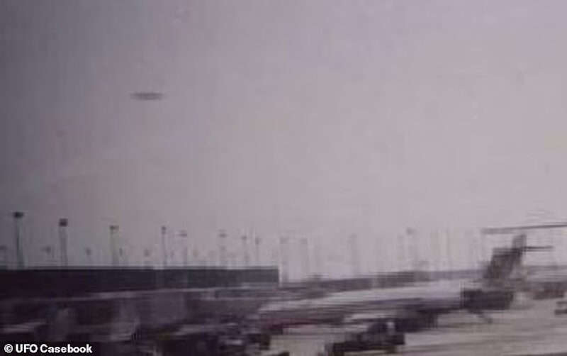 НЛО, замеченный над аэропортом Чикаго