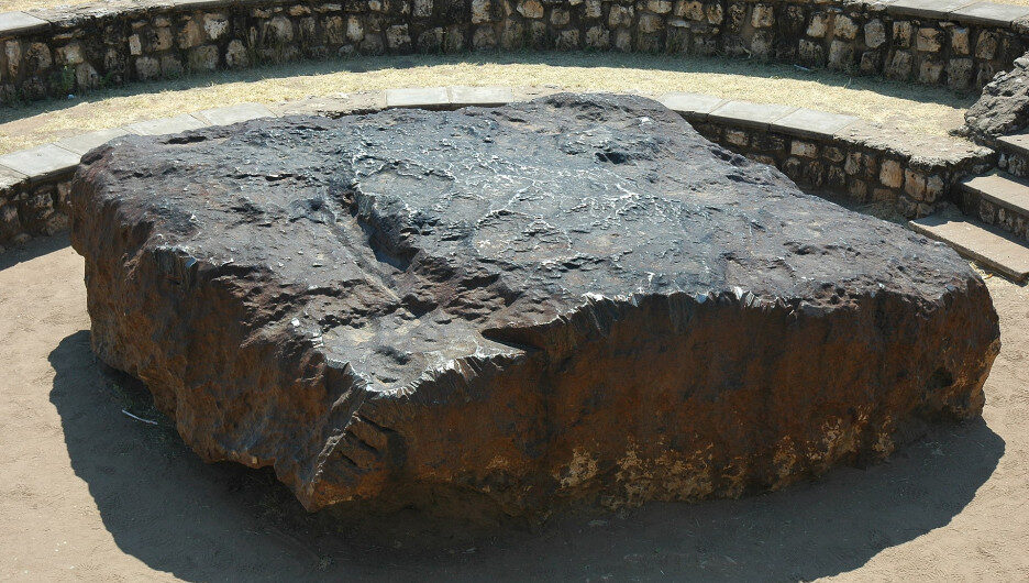 Гоба — крупнейший из найденных метеоритов и железных природных тел
