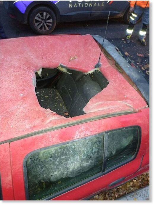 В Страсбурге метеорит пробил насквозь автомобиль