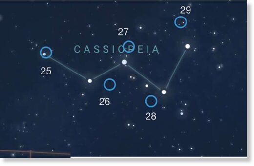 Совмещение созвездия Кассиопея с гравировкой на карте IV века до нашей эры