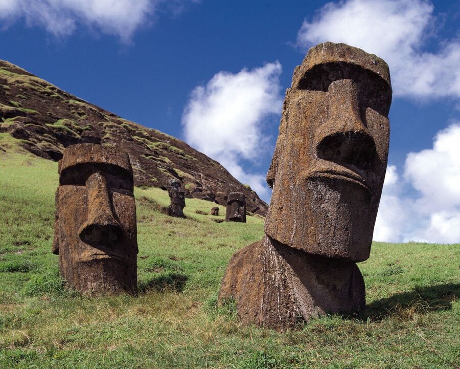Нажмите, чтобы увеличить easter island
